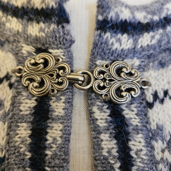 Skyr Fair Isle 100% wool cardigan size medium - Picture 4 of 5